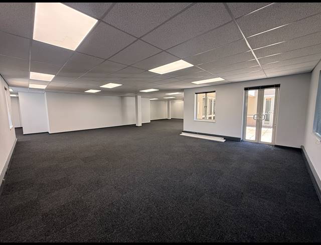 381M² OFFICE TO LET IN KILLARNEY